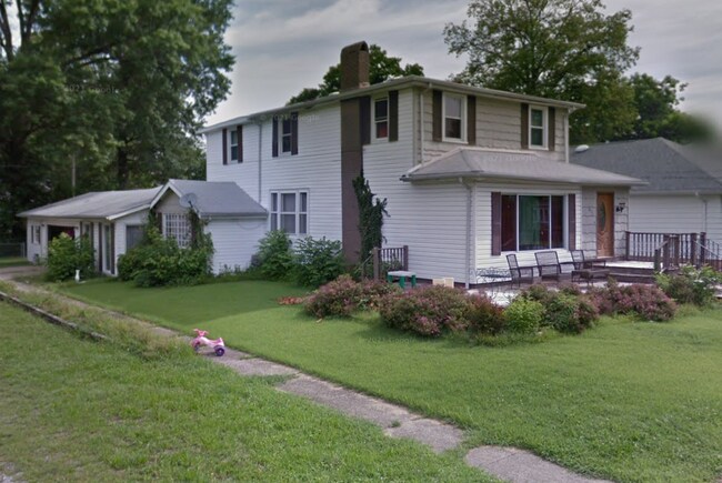 Foto del edificio - 311 W 5th St