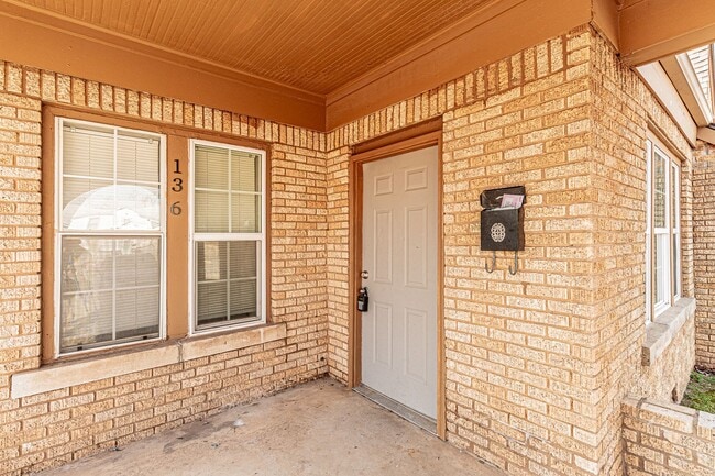 Foto del edificio - 2 Bed 1 Bath Duplex in NE OKC