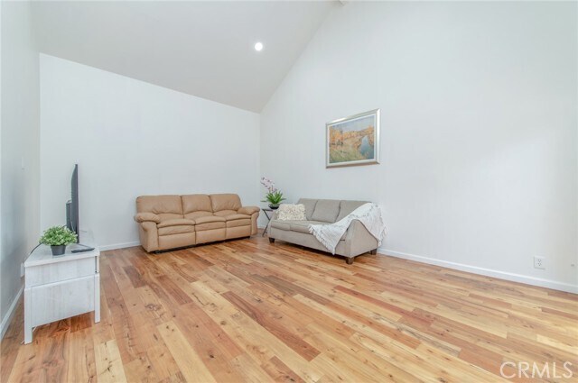 Foto del edificio - 4521 Green Tree Ln