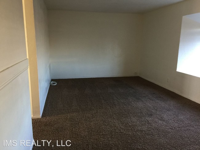 Building Photo - 547 San Pablo Dr