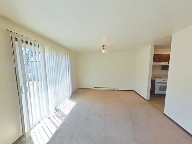 Building Photo - Duplex ~ Close to Campus ~ Pet Friendly