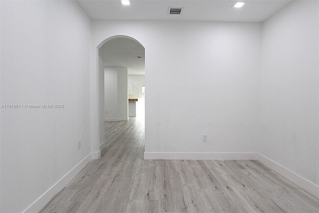 Building Photo - 9390 SW 222nd Way