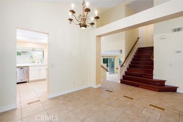 Building Photo - 9 Buchanan