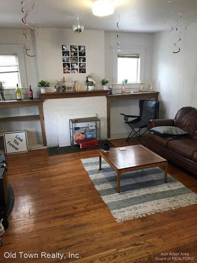 Building Photo - 5 br, 2 bath House - 1206 Cambridge Court