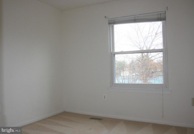 Building Photo - 2164 Monaghan Dr