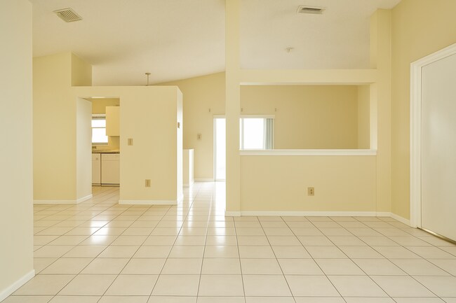 Photo - Single Family Home in Hunters Creek