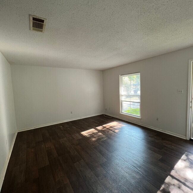 Foto del edificio - 2006 Columbus Cir