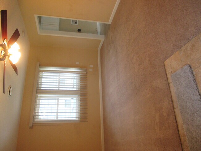 Foto del edificio - 7405 N Pine St