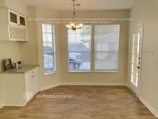 Foto del edificio - 14910 Summerland Cir