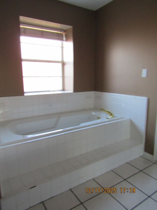 Foto del edificio - Pecan Valley Four Bedroom Home with a Pool!