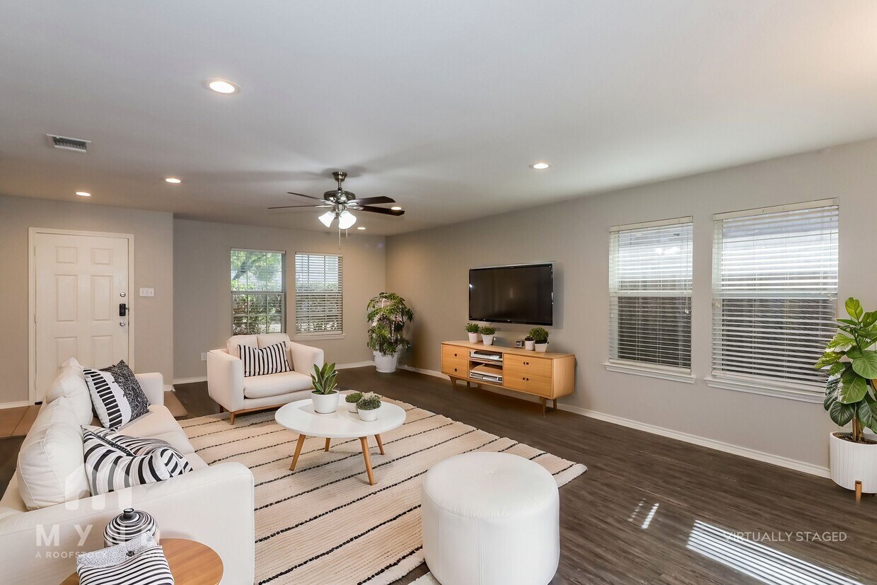 Foto principal - 7923 Tawny Bluff Ct