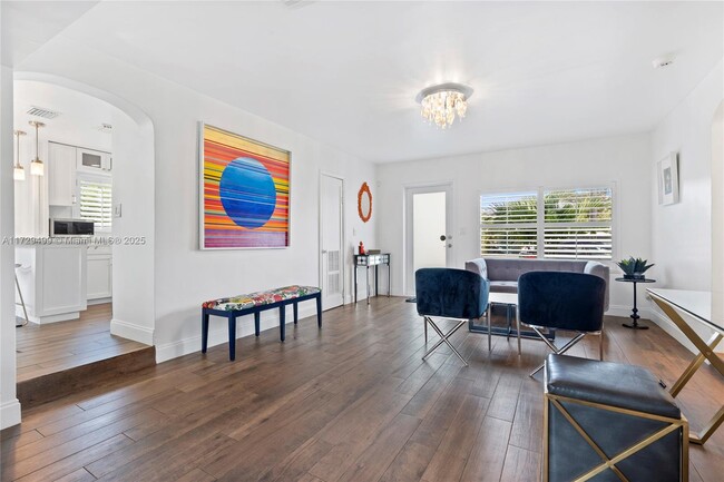 Foto del edificio - 516 SW 12th St