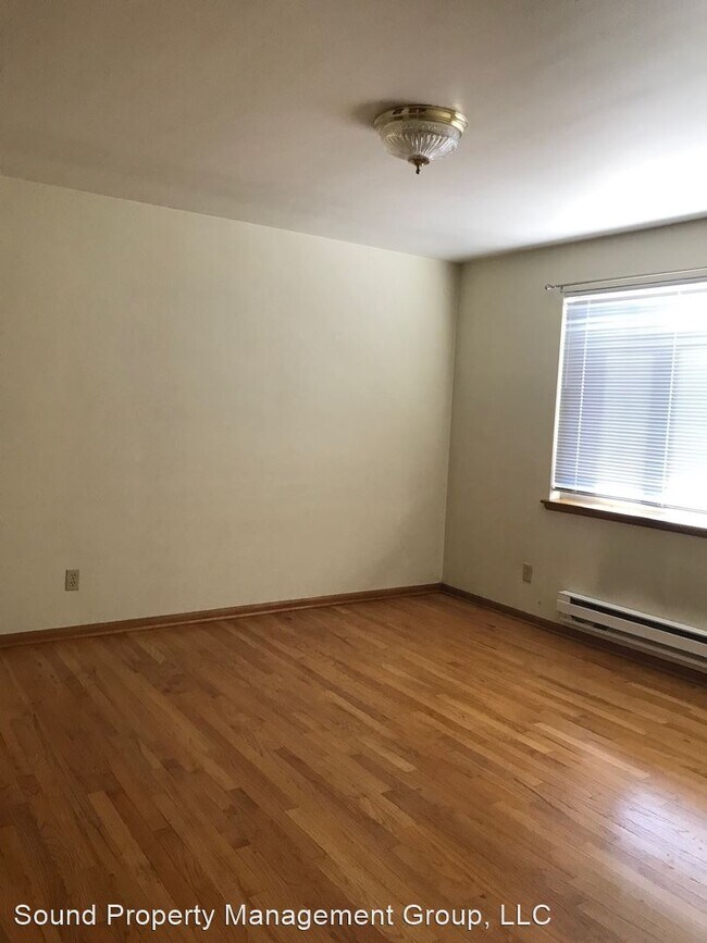 Building Photo - 124 11th Ave E