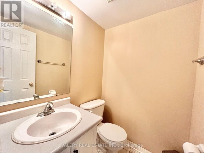 Building Photo - 80 Acorn Pl