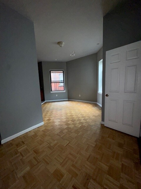 Foto del edificio - 4254 Parkside Ave