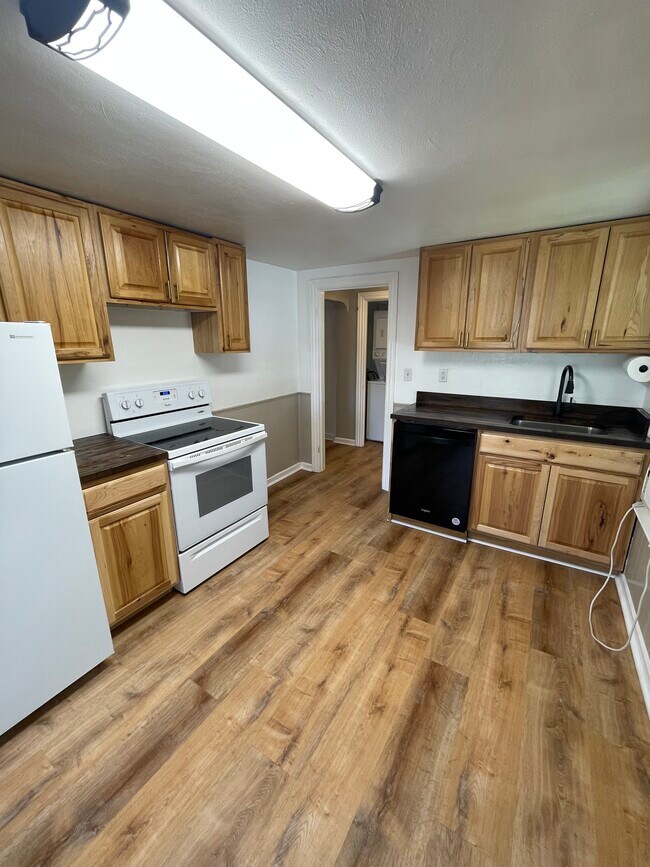 Cocina - 222 N Main St
