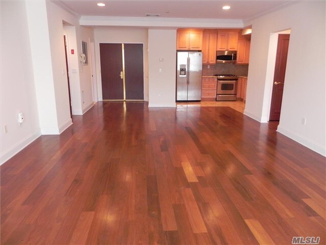 Foto del edificio - 171 Great Neck Rd