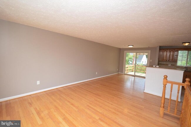 Building Photo - 7011 Vantage Dr