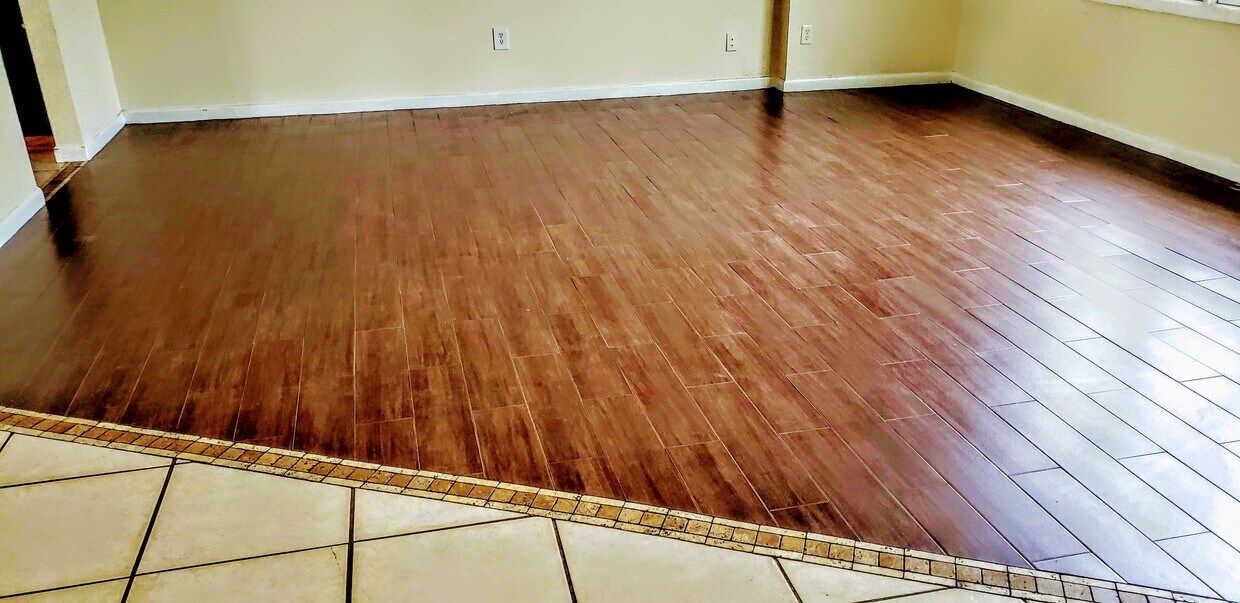 Foto principal - 807 Leeland Heights Blvd E