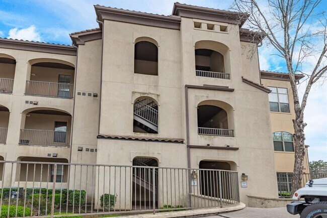 Building Photo - 17040 W Farm To Market 1097