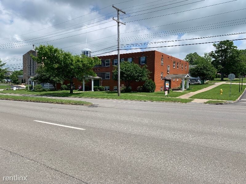 Foto principal - 407 E 38th St
