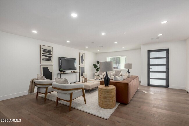 Foto del edificio - 6712 E Pershing Ave