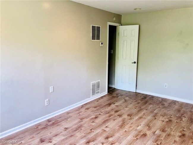 Building Photo - 1 br, 1 bath  - 307 W 42nd St 4