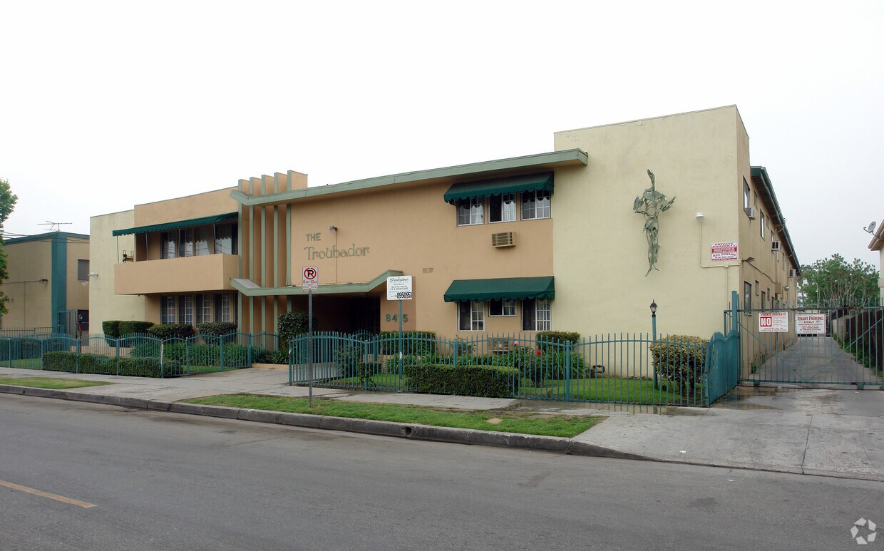 8415 ¡Willis ¡alejado - 8415 Willis Ave