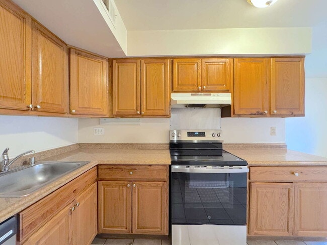 Building Photo - Charming & Modern Annandale Retreat on Conwell Dr