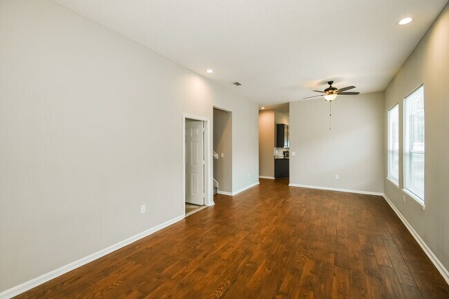 Foto del edificio - 3531 Waterford Oaks Dr