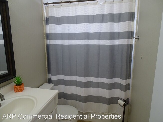 Building Photo - 3 br, 1.5 bath House - 9000 MOUNT ETNA DR