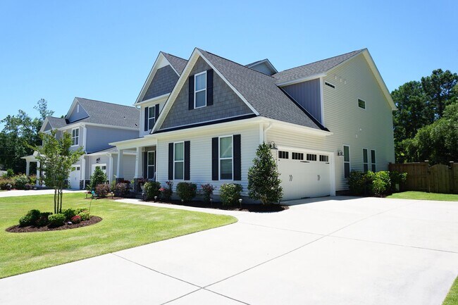 Foto del edificio - Beautiful and Some Furnishing 4BR/3BA home...