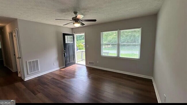 Building Photo - 38 Royce Dr