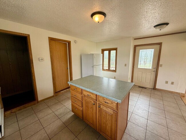 Foto del edificio - 3 Bed 2 Bath Single Family Home in Elcho