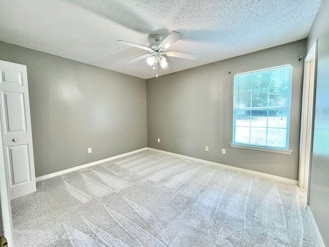 Foto del edificio - 7514 Bowers Dr