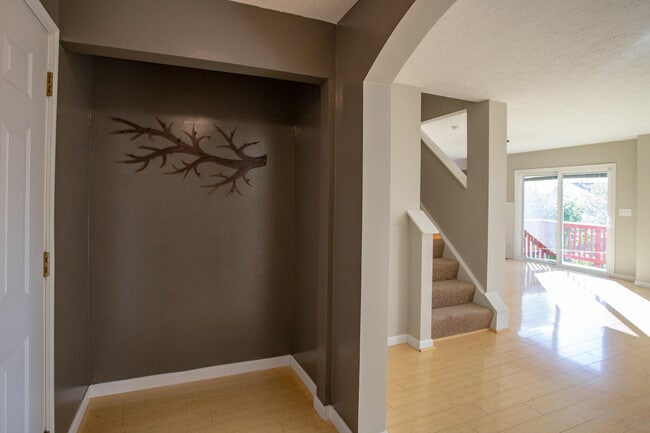 Building Photo - 2236 W Horizon Dr