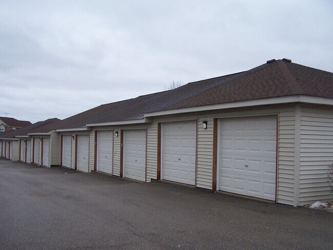 Foto del edificio - 510 Cunat Blvd