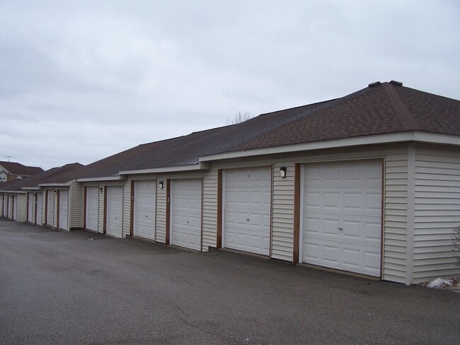 Building Photo - 510 Cunat Blvd