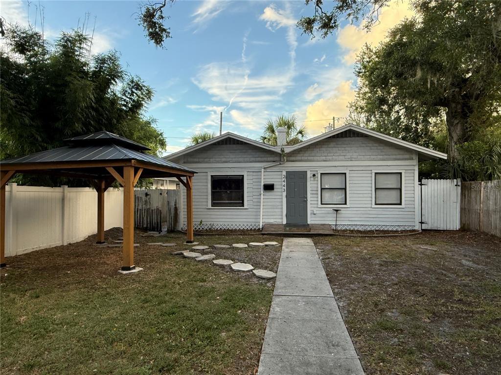 Foto principal - 2443 2nd Ave S