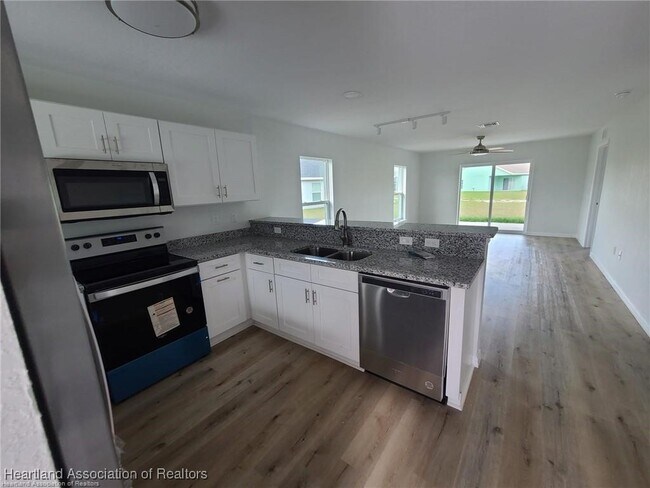 Building Photo - 6950 San Benito Dr