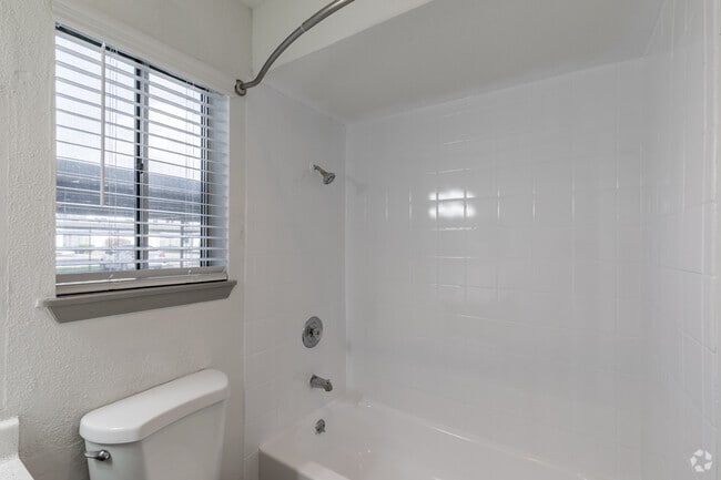 1BR, 1BA - 617 SF - Caspian Apartments