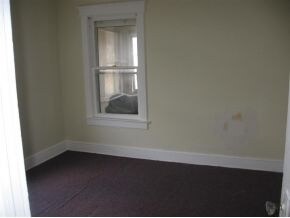  - 306 Robinson St