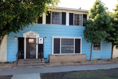 Building Photo - 1712 E 1st St