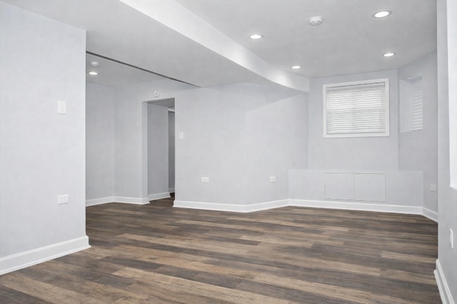 Building Photo - 1220 S Avers Ave