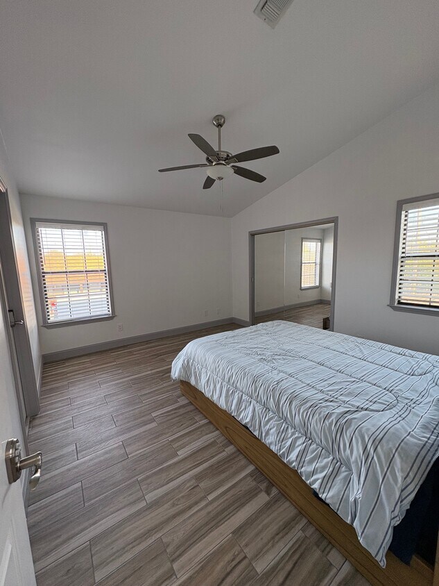 Foto principal - 105 Braun St