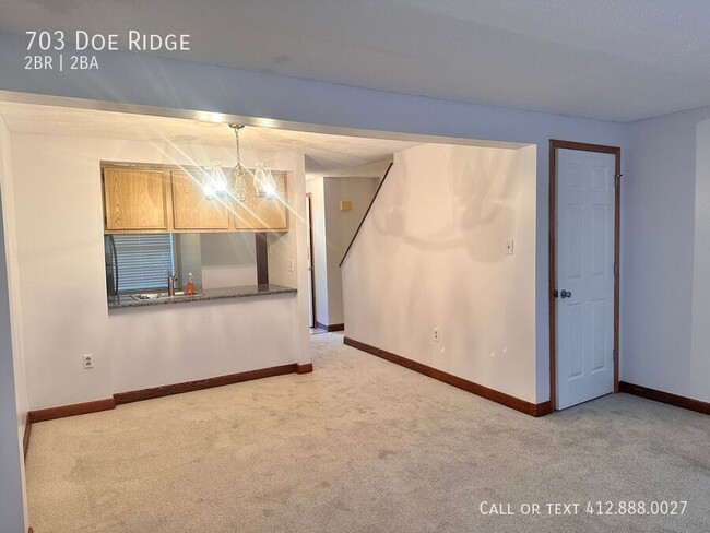 Foto del edificio - 703 Doe Ridge