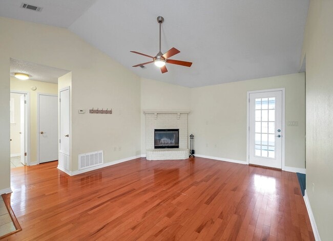 Building Photo - 128 Drewson Dr