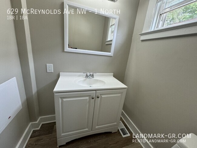 Foto del edificio - 629 Mc Reynolds Ave NW