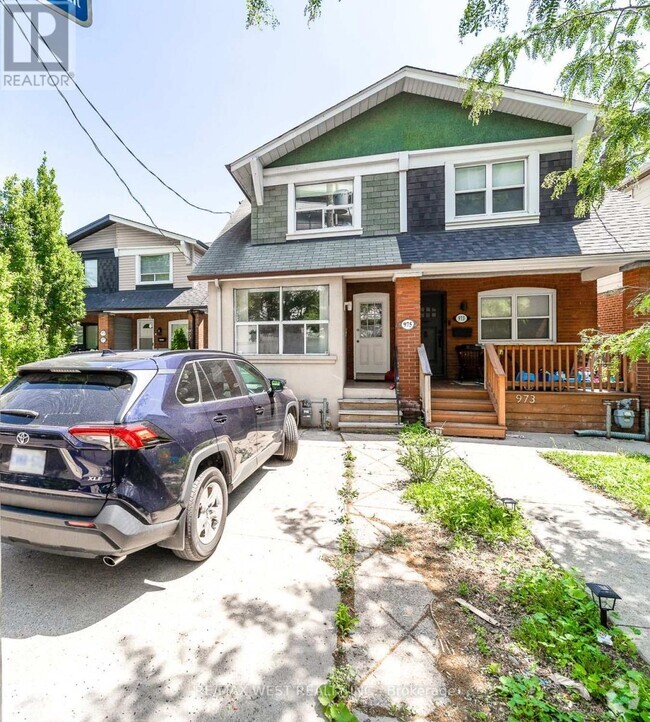 Building Photo - 975 Broadview Ave