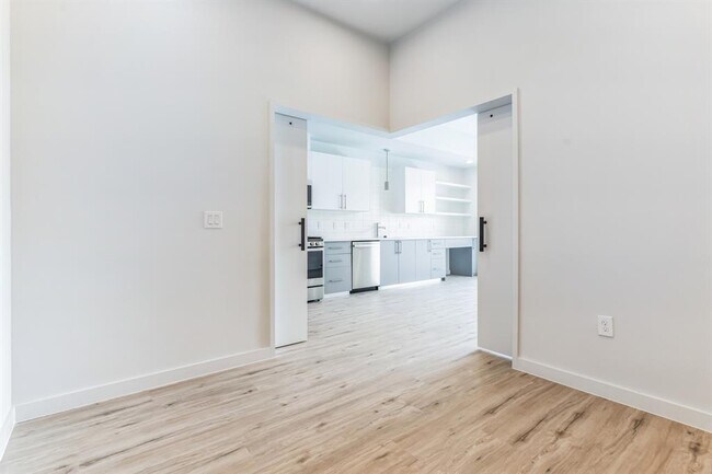 Foto del edificio - 4004 Banister Ln